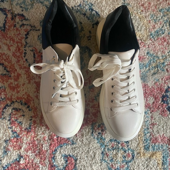 chase and Chloe sneaker - Picture 6 of 7